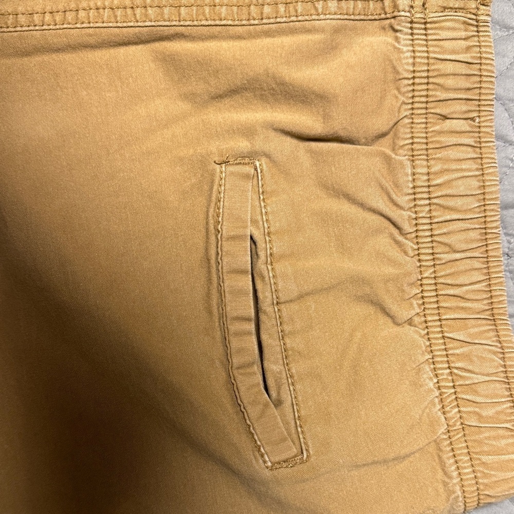 Old Navy Men’s Tan Jogger Shorts Size L - Picture 7 of 7